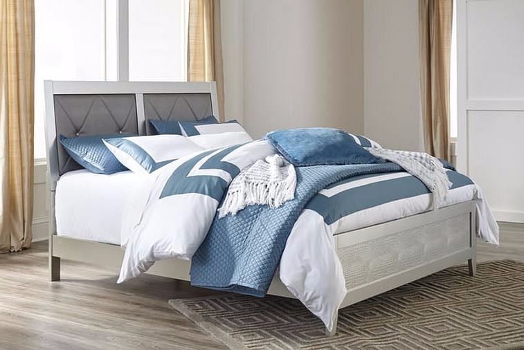 Olivet Upholstered Queen Bed