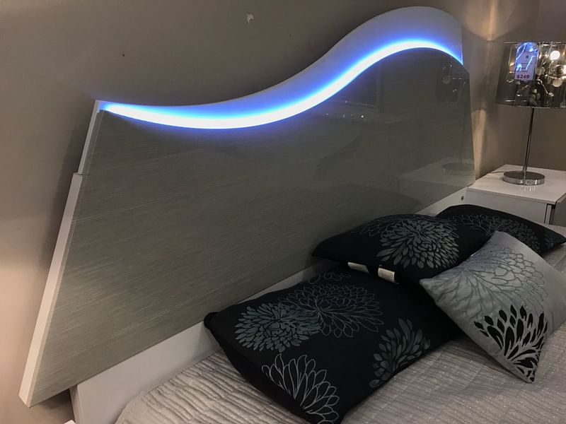 Florence Bedroom Set in Queen Size