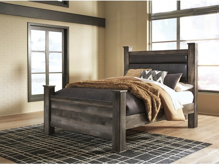 Wynlow Queen Poster Bed