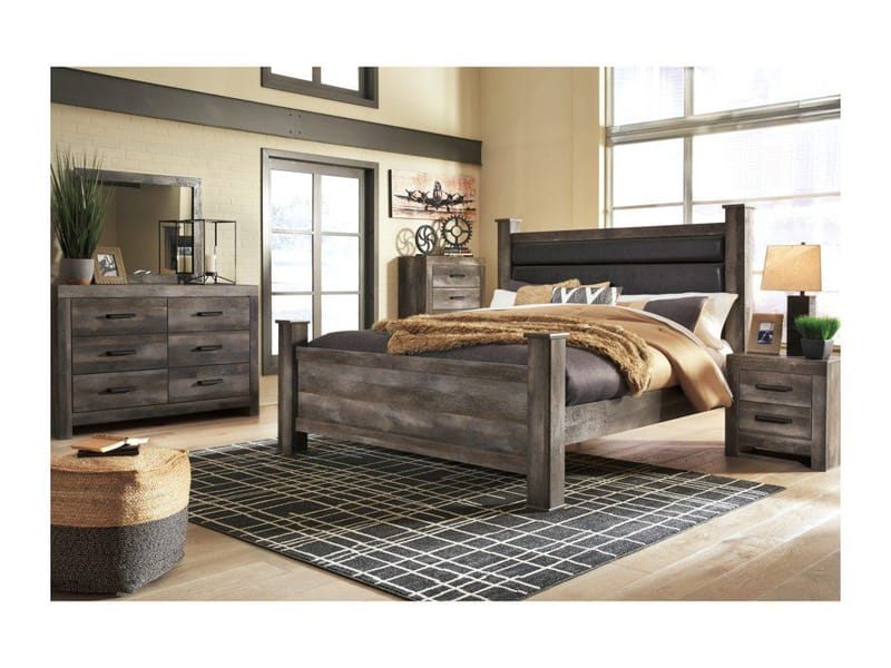 Ashley Furniture - Wynlow Chest