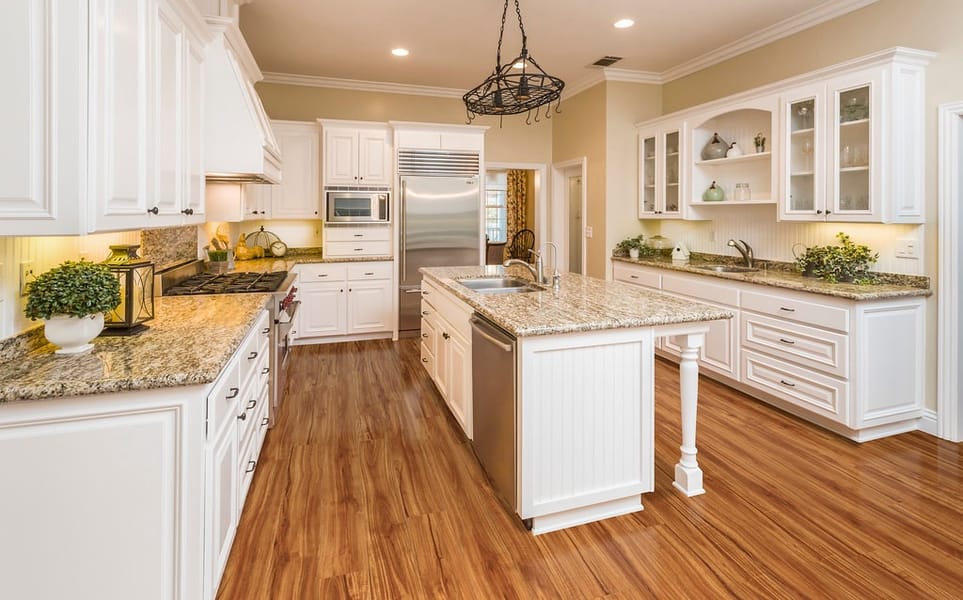 Cali Vinyl Pro - Classic Acacia Luxury