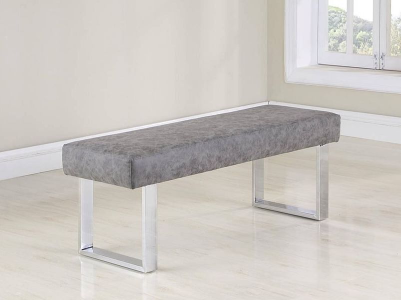 Gisele Bench