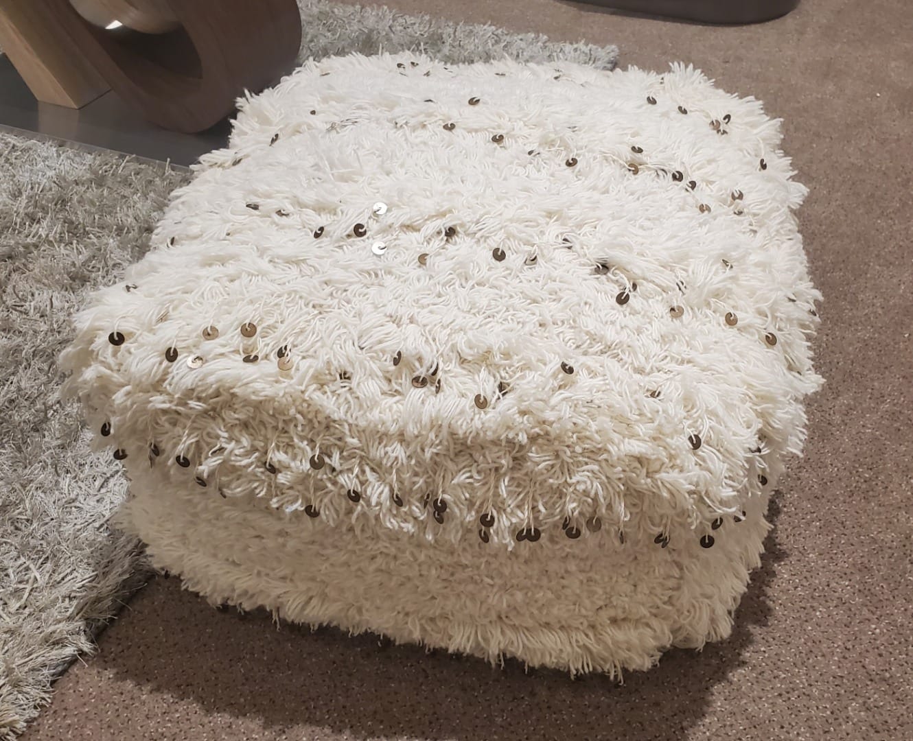 Ashley Furniture - Ava Ottoman Ivory