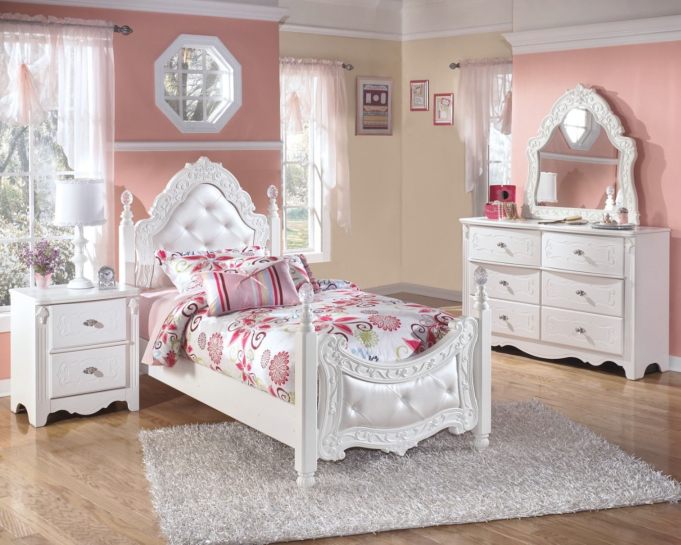 Ashley Furniture - Exquisite Twin Poster Bedroom Set