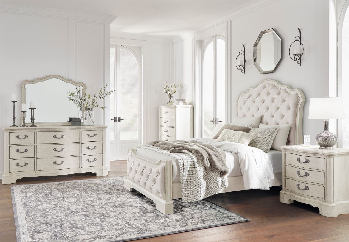 Arlendyne Bedroom Set - Queen Bed, Dresser and Mirror