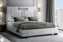 OSCAR GREY QUEEN BED NO WOOD TRIM