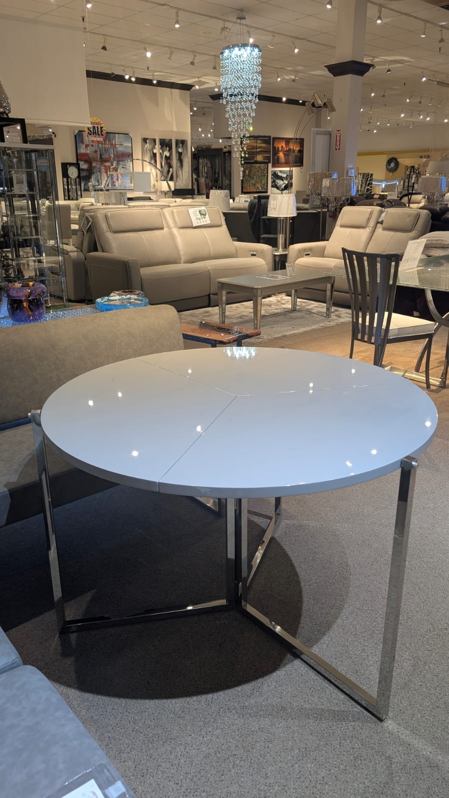 43″ Round Foldaway Dining Table