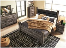 Wynlow King Poster Bed