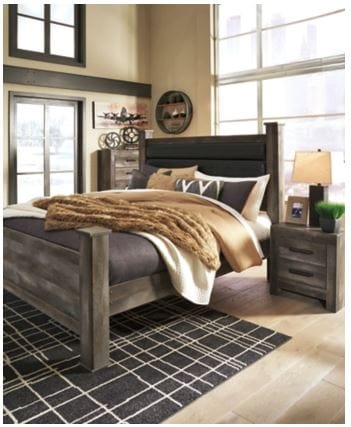 Wynlow King Poster Bed