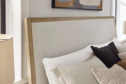 Tomtyn King Upholstered Bed