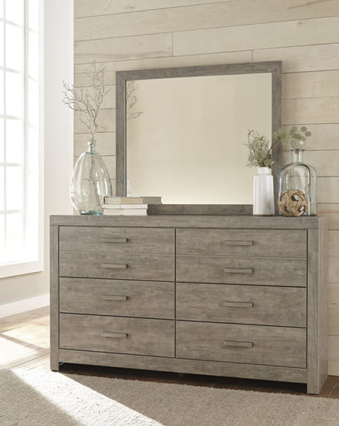 CULVERBACH QUEEN BEDROOM SET – QUEEN BED, DRESSER & MIRROR
