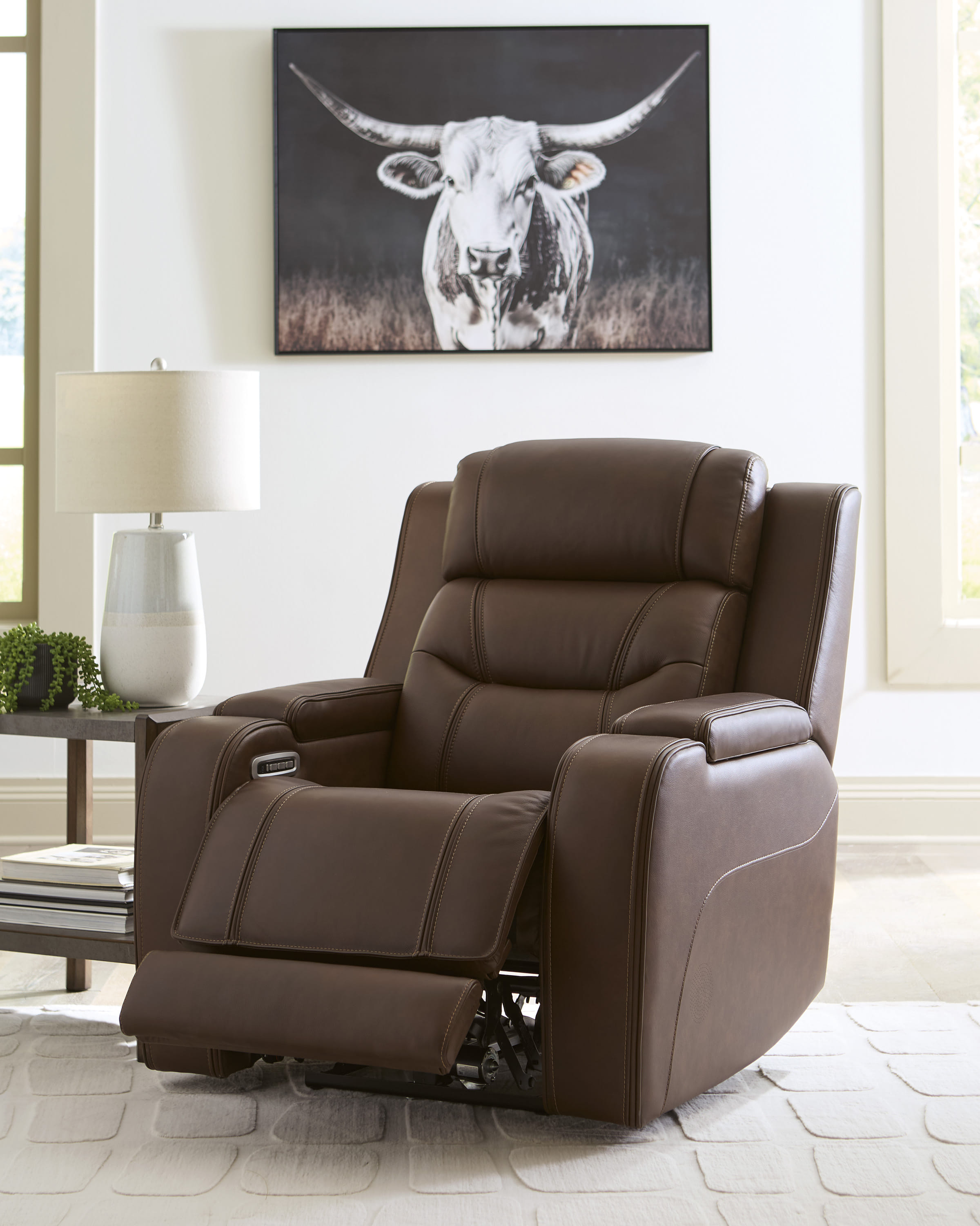 KNIGHTINGTON POWER RECLINER W/AUDIO SEATING IN BROWN