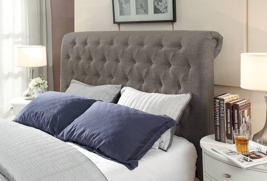 Modus Bedroom Royal Tufted Platform Bed In Dolphin Linen 3ZH3L411