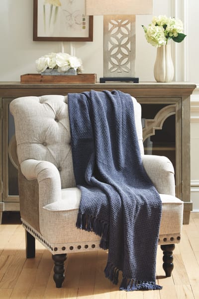 Ashley Bedroom Yasmin Throw A1000740T
