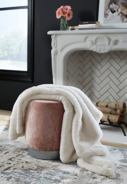 Ashley Bedroom Gariland Throw (Set of 3) A1000909