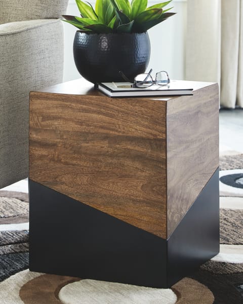 Ashley Living Room Trailbend Accent Table A4000311