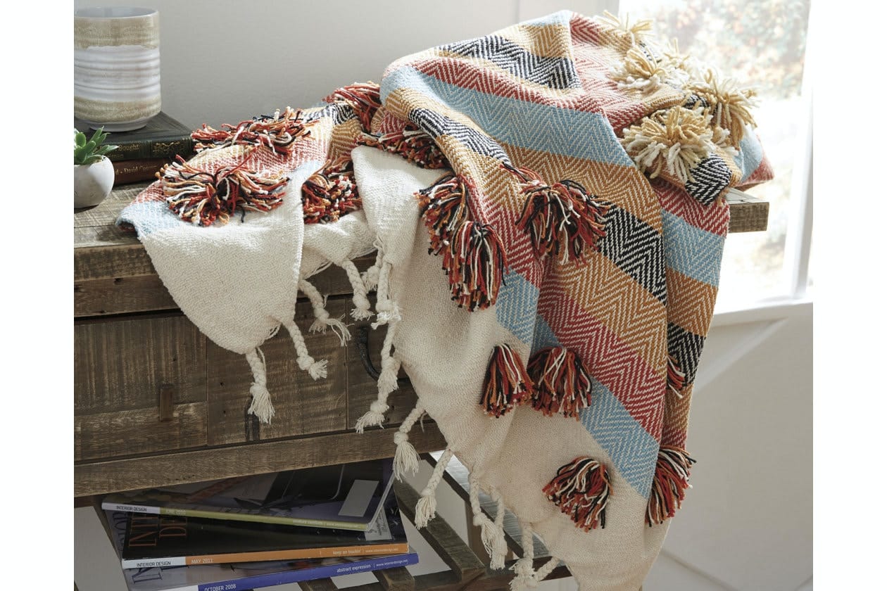 Ashley Bedroom Jacinta Throw A1000856T