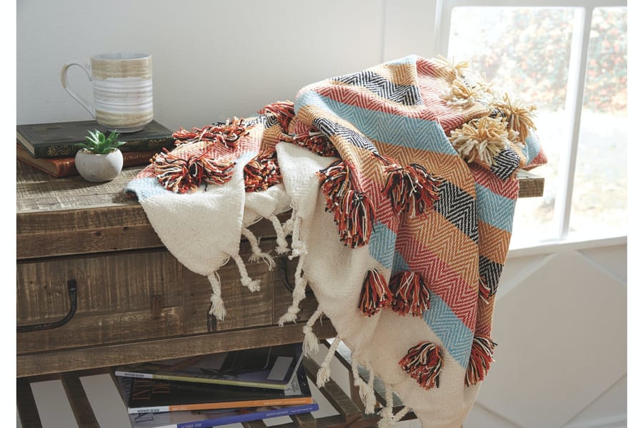 Ashley Bedroom Jacinta Throw A1000856T