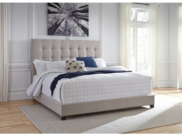 Dolante King Upholstered Bed