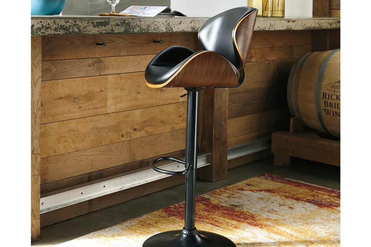 Ashley Bar and Game Room Tall UPH Swivel Barstool (QTY 2) D120-530