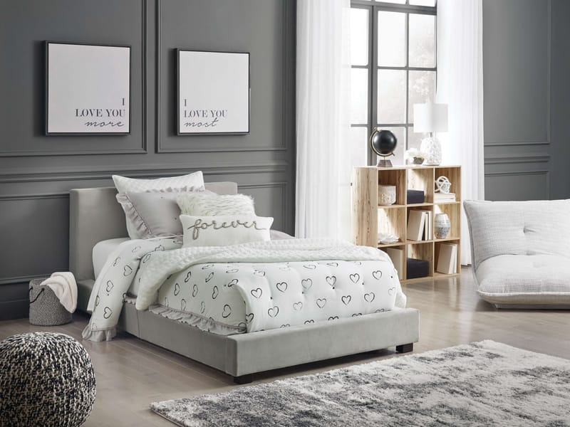 Ashley Bedroom Twin Upholstered Bed with Roll Slats B050-271