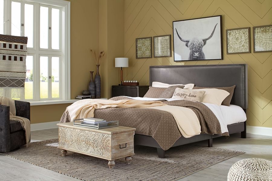 Ashley Bedroom King Upholstered Bed B091-182