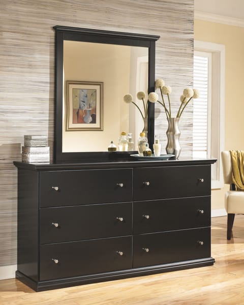 Ashley Bedroom 6 Piece King Panel Bedroom Set B138-31-36-46-58-56-97