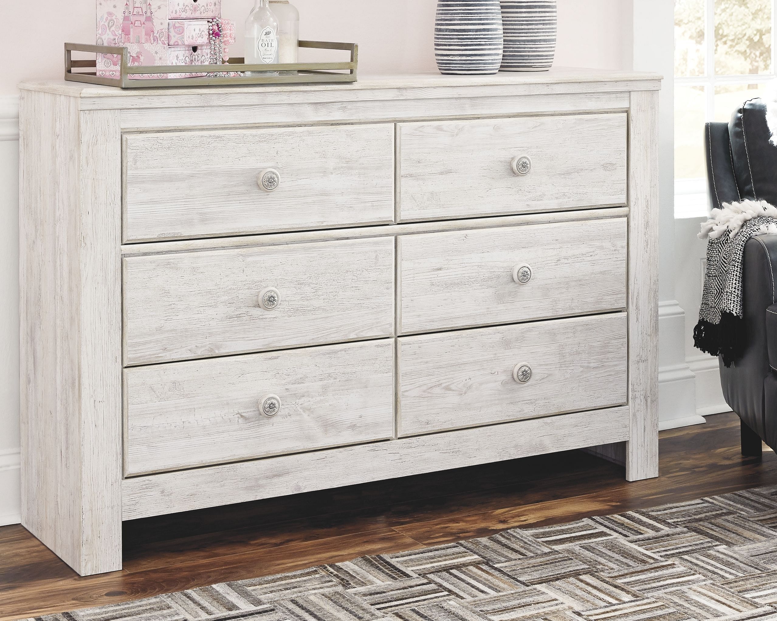 Paxberry 5 Piece Queen Panel Bedroom - Whitewash Paxberry 5 Piece Queen Panel Bedroom - Whitewash
