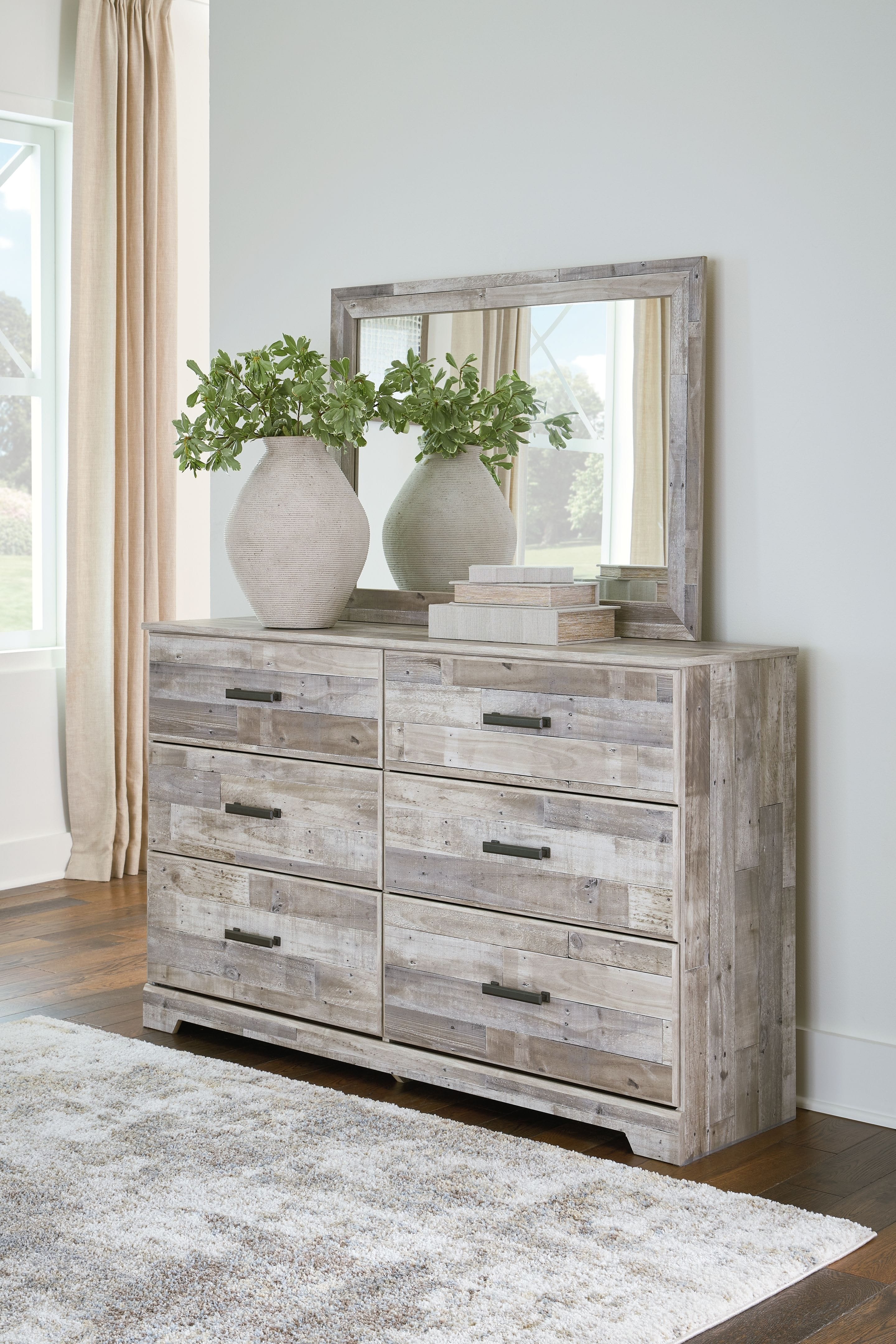 Ashley Bedroom Dresser and Mirror B3487-31-36