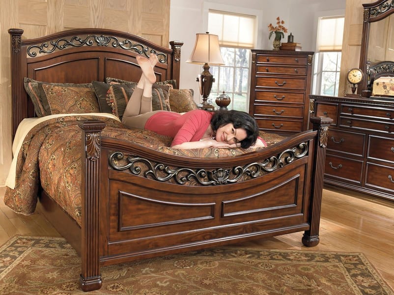 Ashley Bedroom California King Panel Bed B526-58-56-94