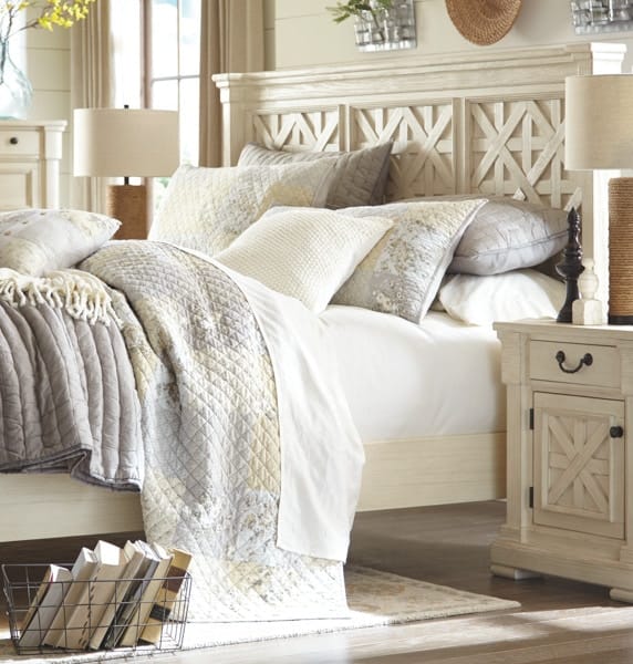 Ashley Bedroom 6 Piece Queen Louvered Bedroom Set B647-131-36-146-77-54-96