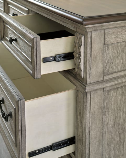 Ashley Bedroom Dresser And Mirror B751-31-36