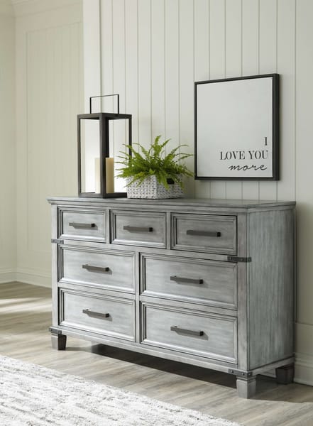 Ashley Bedroom Dresser B772-31