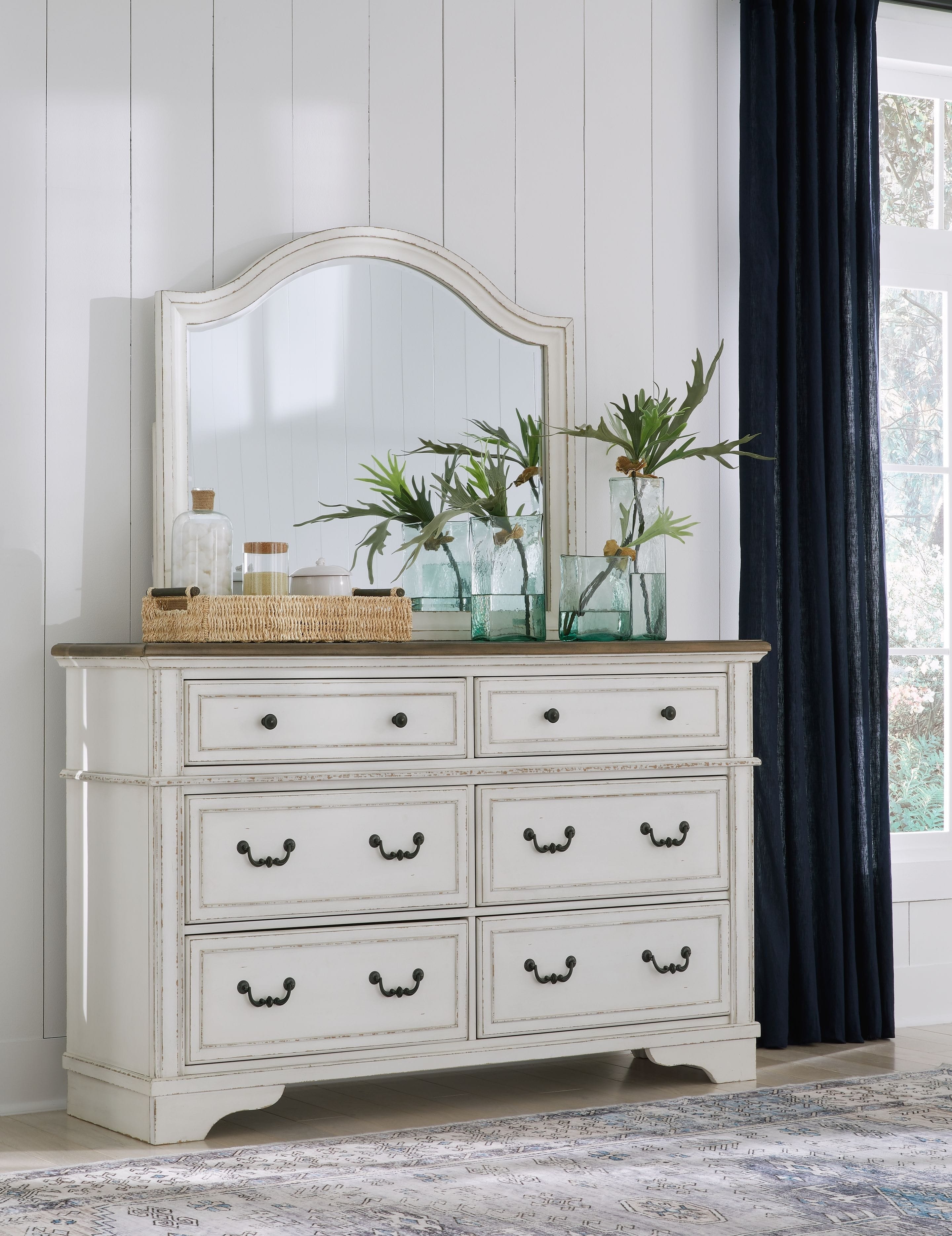 Ashley Bedroom Dresser And Mirror B773-31-36