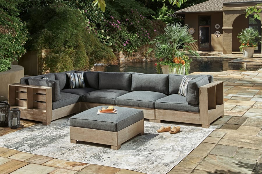 Ashley Outdoor/Patio 5 Piece Sectional Lounge P660-875-877-846-2-876