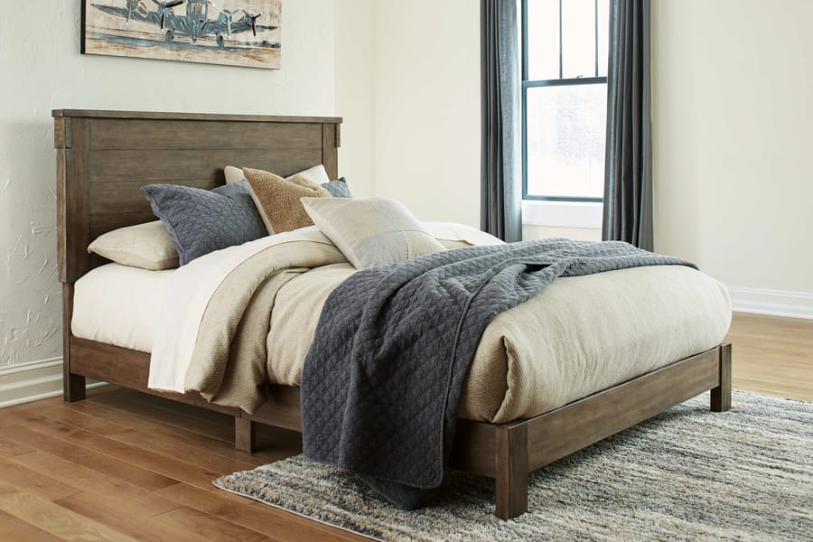 Ashley Bedroom 4 Piece King Panel Bed Set B436-31-36-46-82