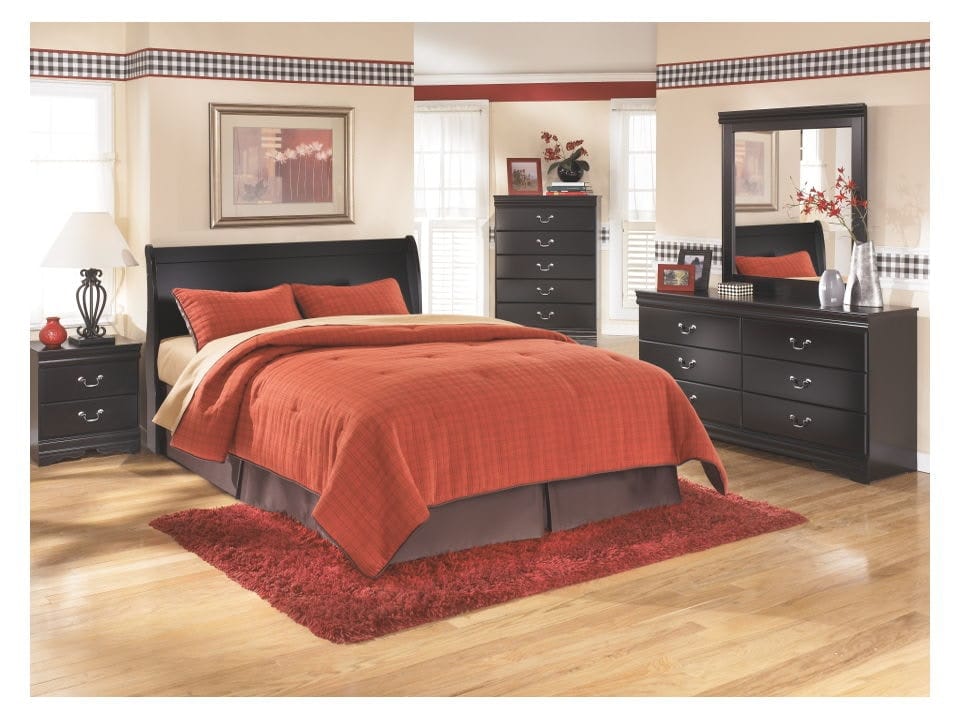Ashley Bedroom Dresser and Mirror B128-31-36