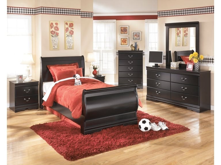 Ashley Bedroom Huey Vineyard Dresser B128-31