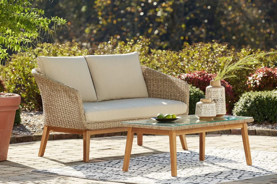Ashley Outdoor/Patio 4 Piece Lounge Set P350-035-820
