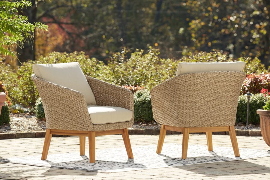 Ashley Outdoor/Patio 4 Piece Lounge Set P350-035-820