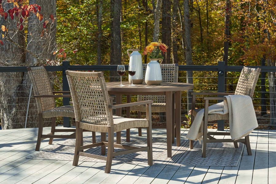 Ashley Outdoor/Patio 5 Piece Lounge Set P730-615-601A-4