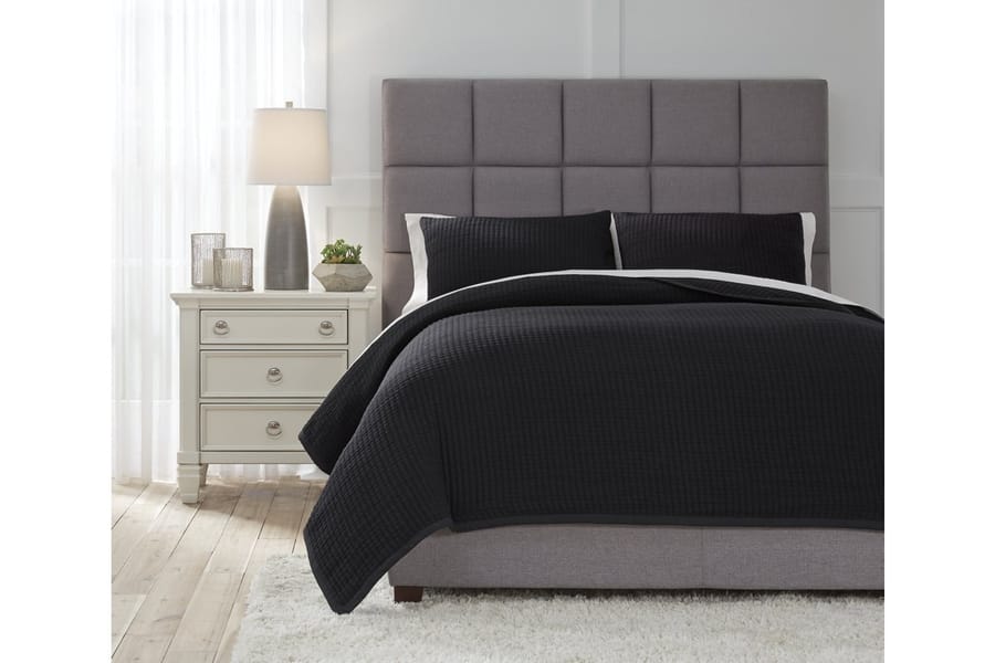 Ashley Bedroom Thornam 3-Piece King Coverlet Set Q474003K