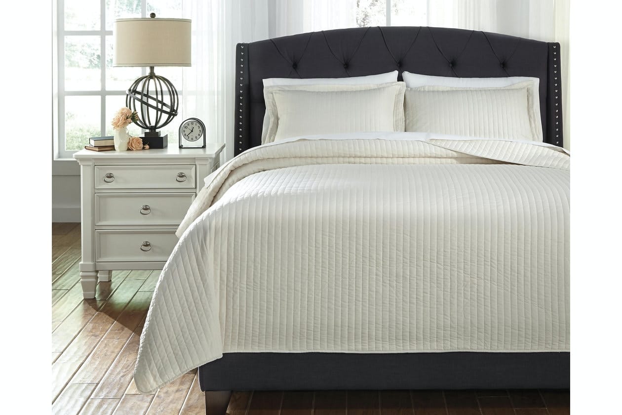 Ashley Bedroom Raleda 3-Piece Queen Coverlet Set Q493003Q