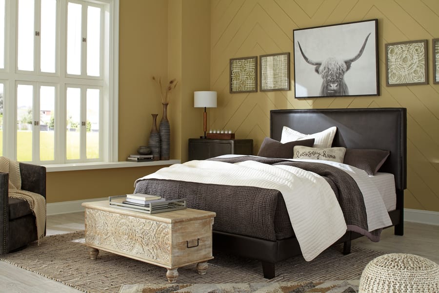 Ashley Bedroom Mesling Queen Upholstered Bed B091-081
