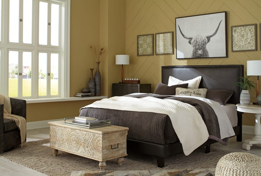Ashley Bedroom Mesling Queen Upholstered Bed B091-081