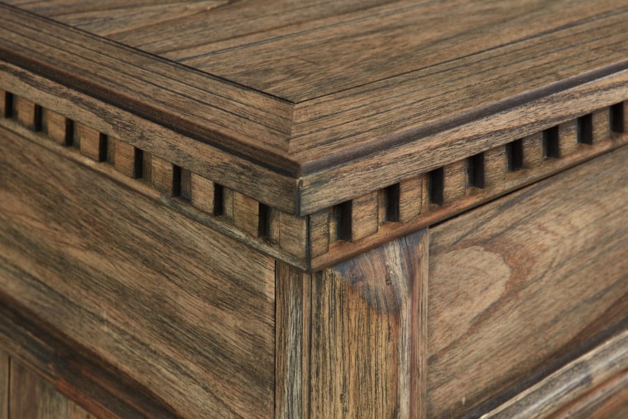 Ashley Bedroom Markenburg Chest of Drawers B770-46