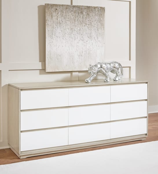 Ashley Bedroom Wendora Dresser B950-31