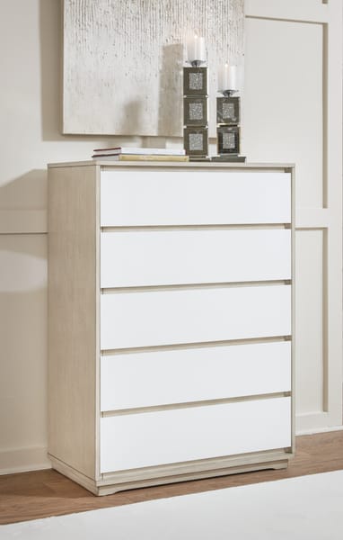 Ashley Bedroom Wendora Chest of Drawers B950-46