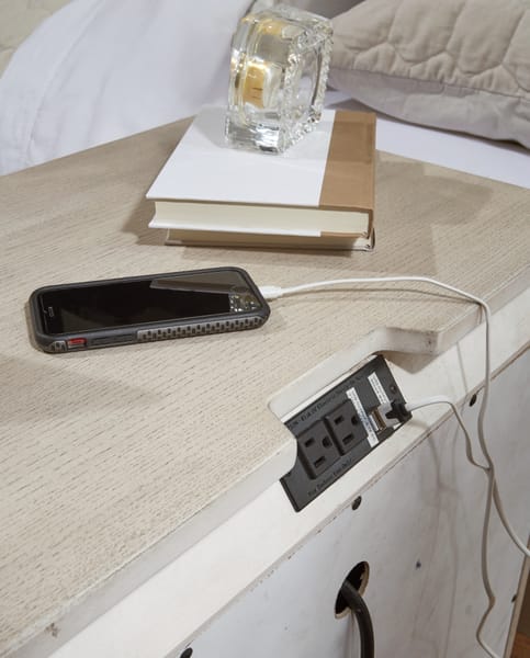 Ashley Bedroom Wendora Nightstand B950-92