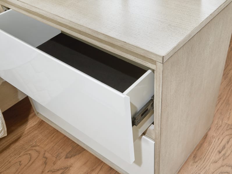 Ashley Bedroom Wendora Nightstand B950-92